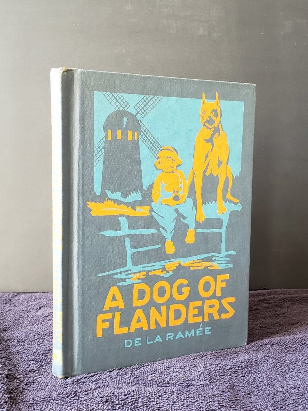 A Dog of Flanders by De La Ramee classic children's book 1930